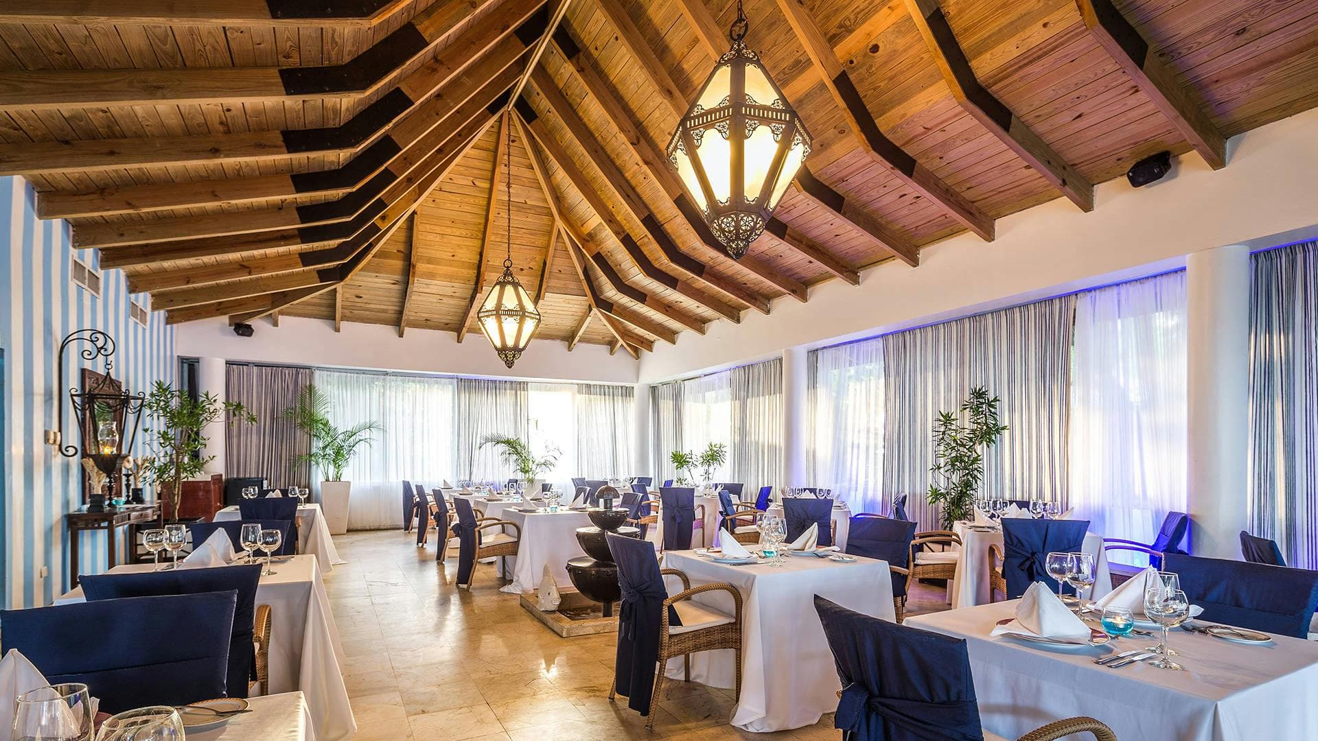 BlueBay Villas Doradas