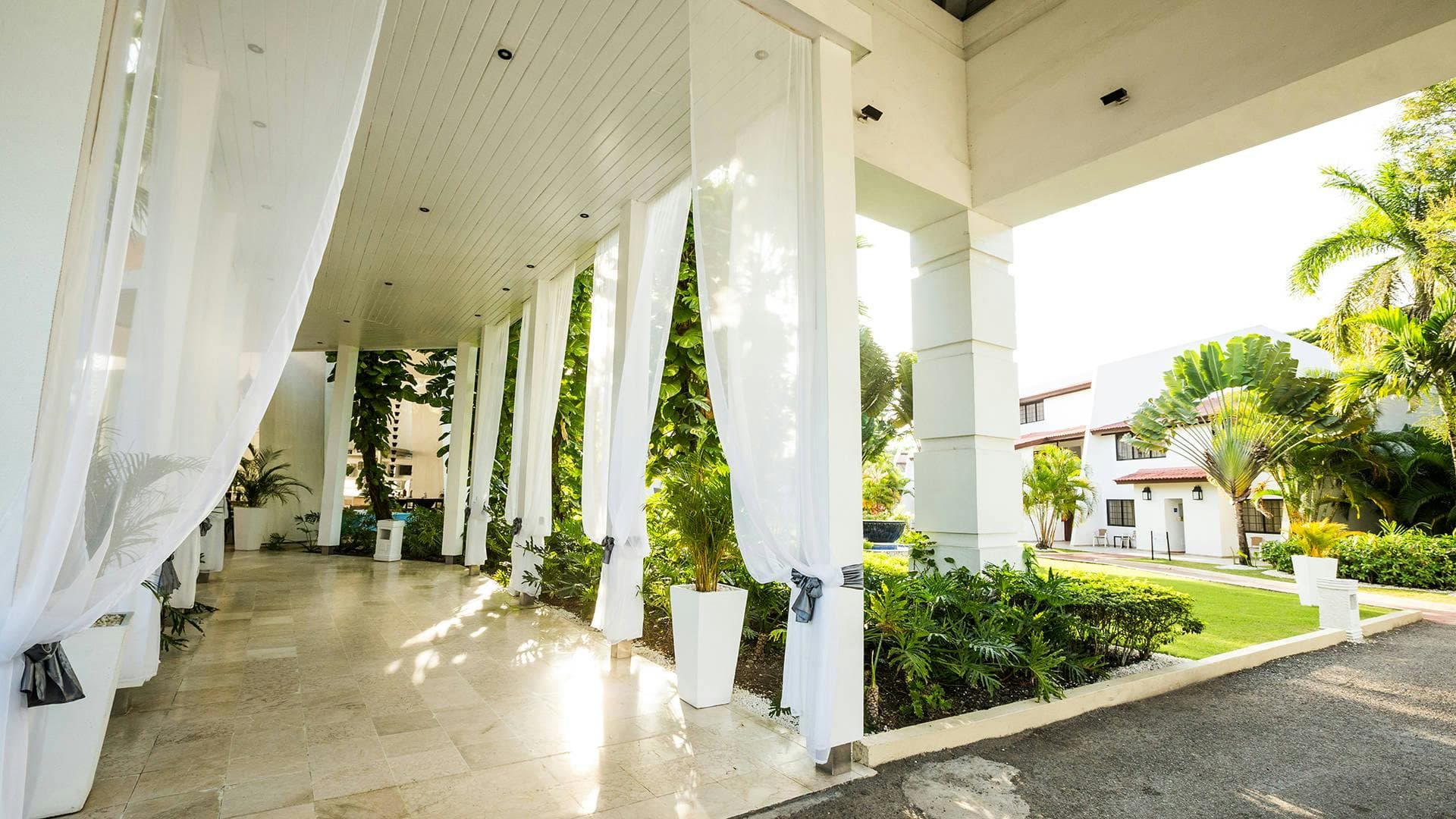 BlueBay Villas Doradas