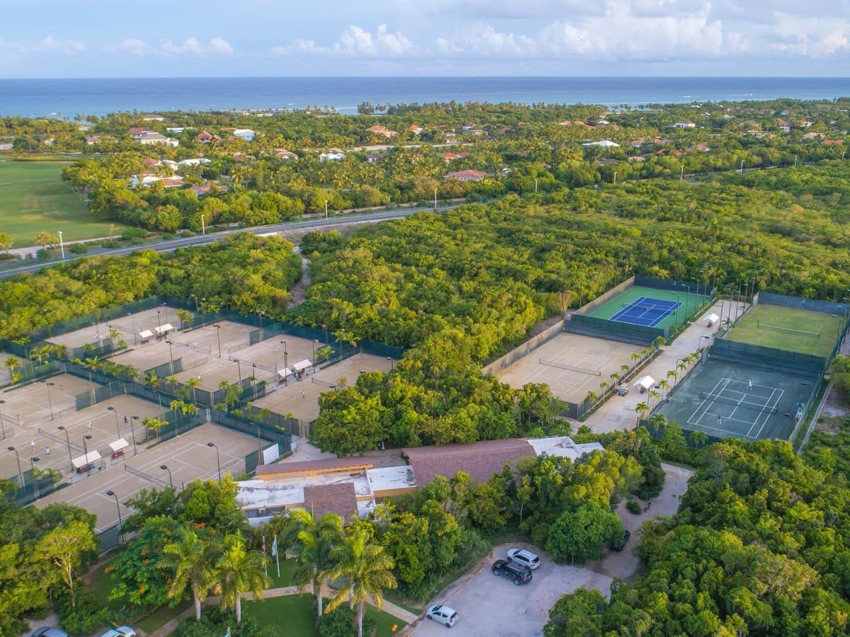 Oscar de la Renta Tennis Center by LUX Tennis